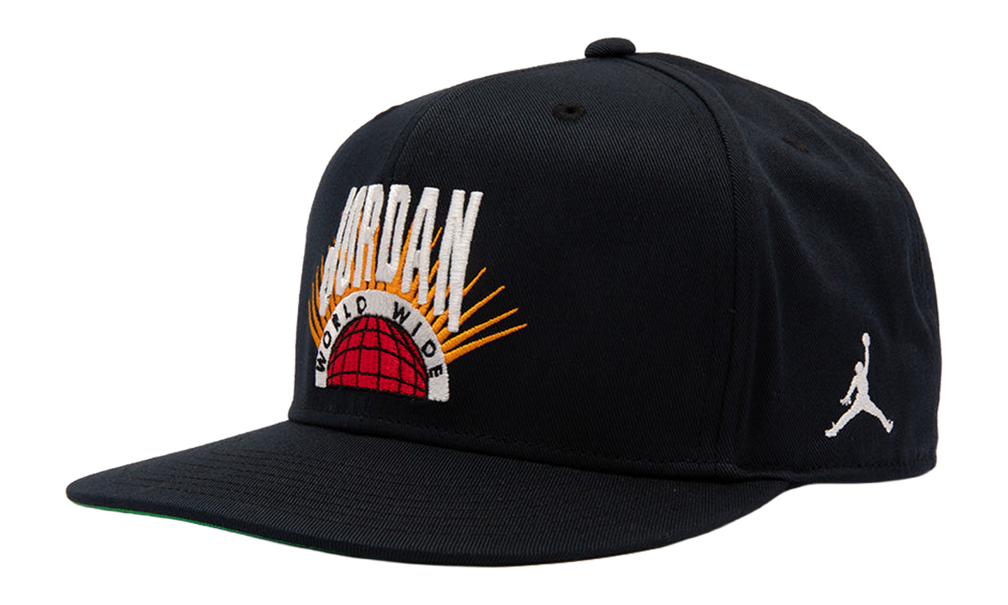 Jordan Essentials Pro Structured Flat Bill Hat "Black / Kelly Green / Sail" IF3508 010