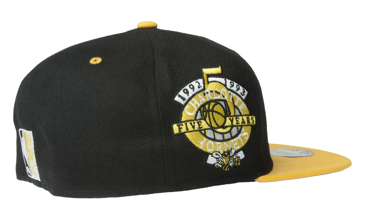 NBA Hardwood Classics Yellow Toe Fitted Cap "Charlotte Hornets - Black / Yellow" 6HSFSH21501 CHOBKYW